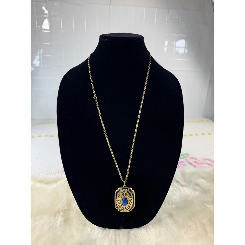 AVON‎ vtg Gold Tone Locket Necklace Blue Stone Filigree Ornate Square Pendant
